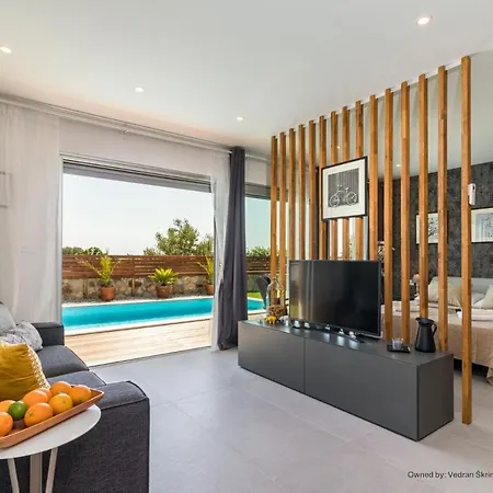For Two Person With Pool In Peroj Vodnjan