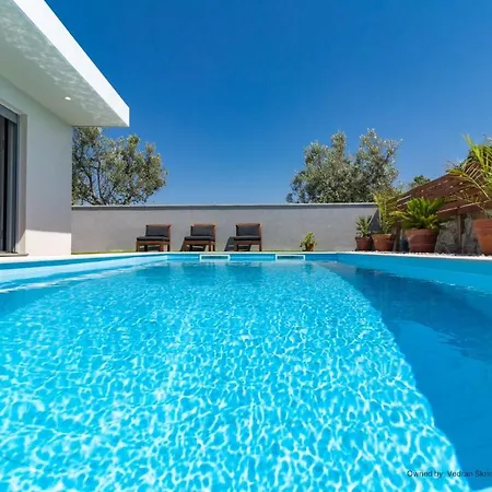 For Two Person With Pool In Peroj *
