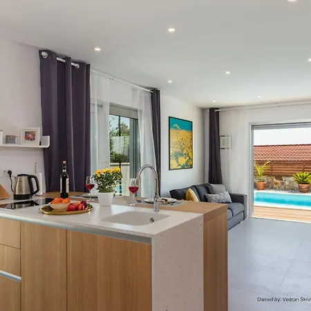 For Two Person With Pool In Peroj Villa