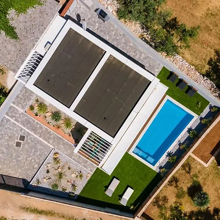 Villa For Two Person With Pool In Peroj Vodnjan