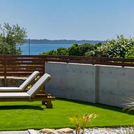 For Two Person With Pool In Peroj Villa *