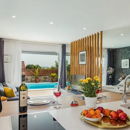 For Two Person With Pool In Peroj * Vodnjan