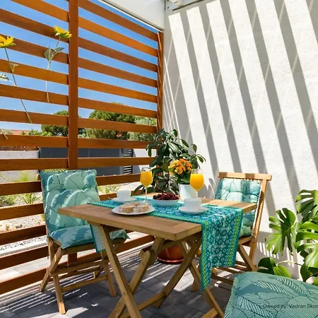 For Two Person With Pool In Peroj